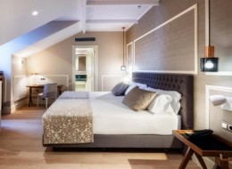 Catalonia Las Cortes Hotel